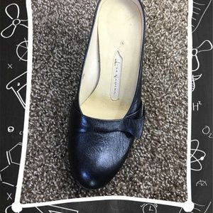 LISA NADING Signed New Black Leather Pumps